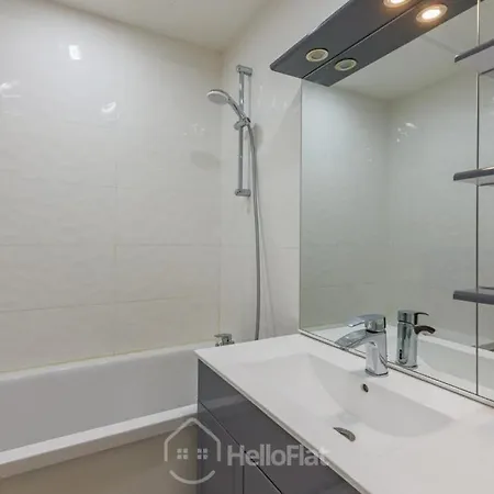 Adagio - 15 Porte De Versailles 4*